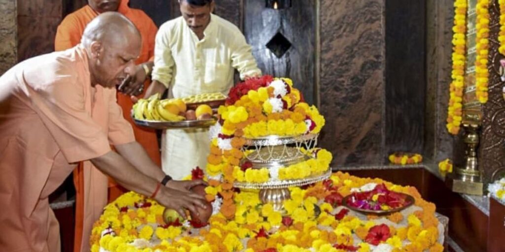 Uttar Pradesh Mahanavami Holiday: महानवमी पर सार्वजनिक अवकाश की उठी जोरदार मांग